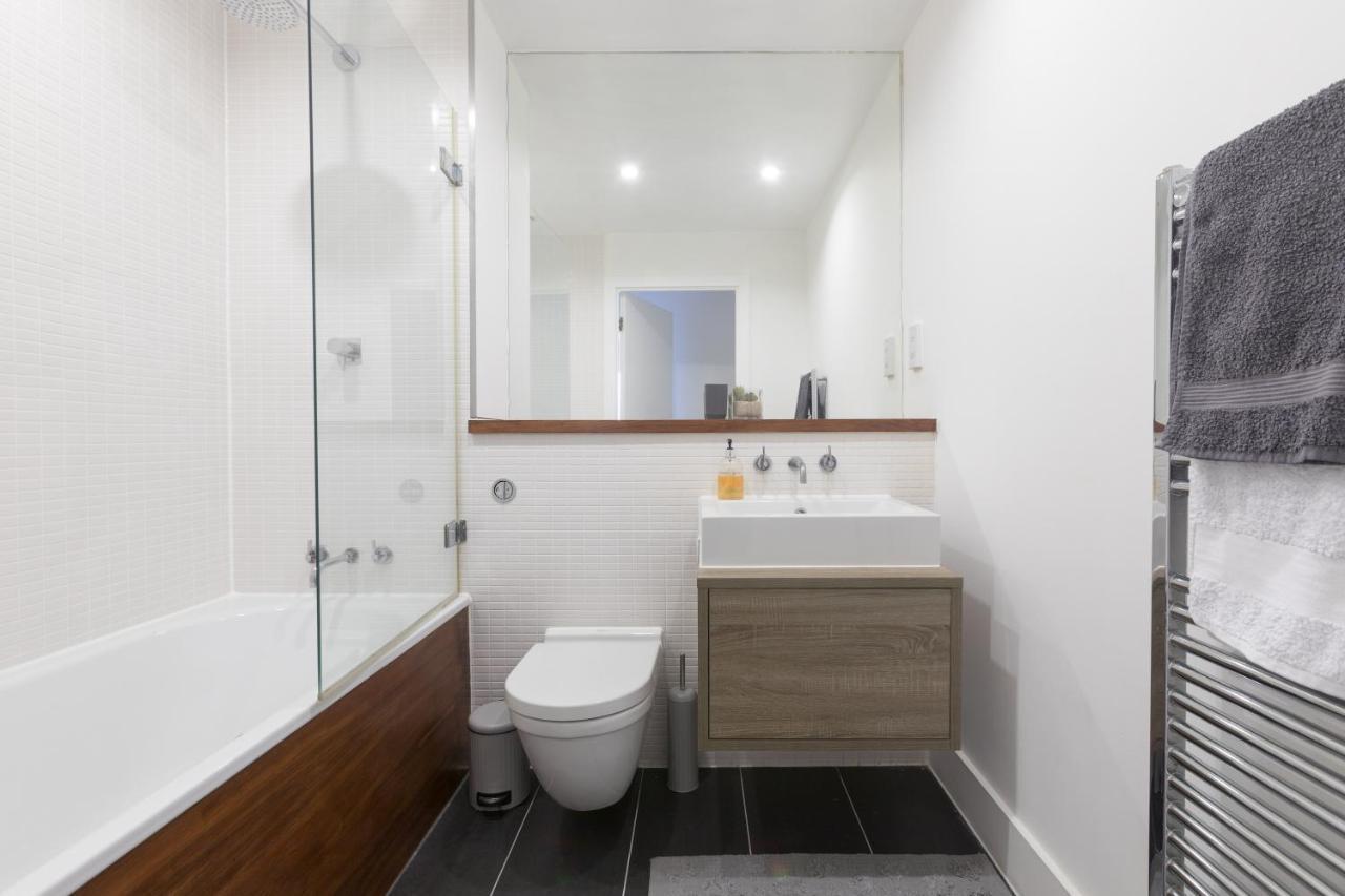 Luxury 2-Bed Flat Parking And Close To The Tube Londres Exterior foto